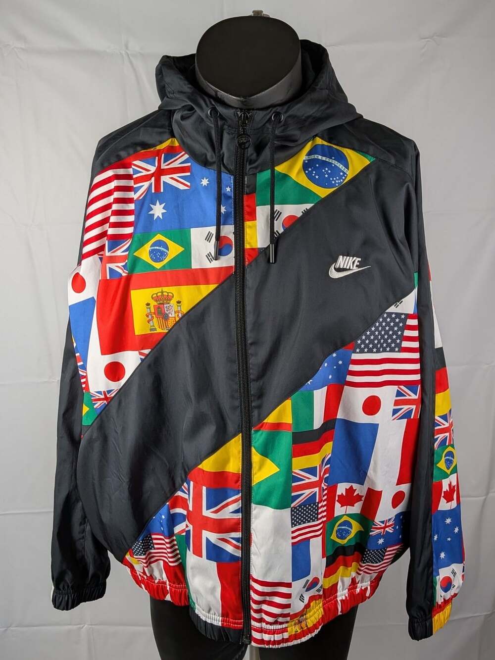 Nike Sportswear Woven Flags Full-Zip Windbreaker Jacket XL